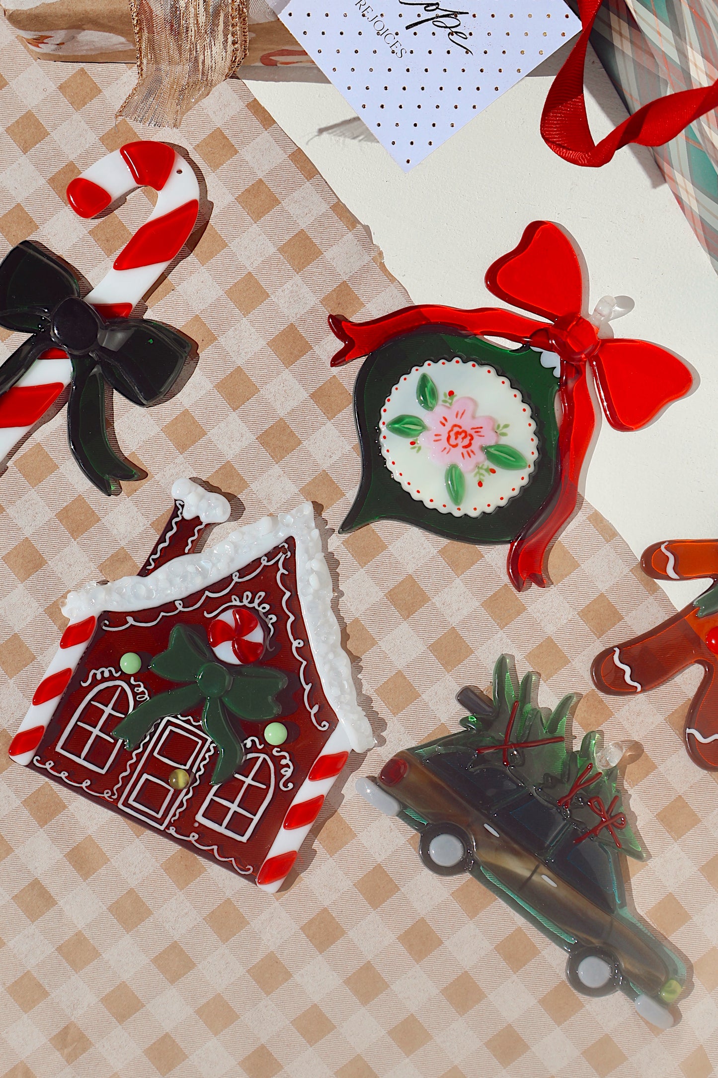 FLORAL CHRISTMAS ORNAMENT